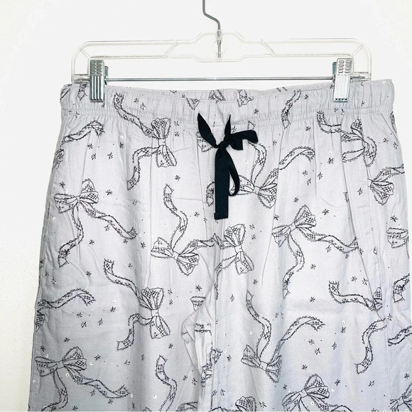Victoria’s Secret Light Gray Black Bow Print Wide Leg Pajama Pants Small Women’s - Picture 3 of 12